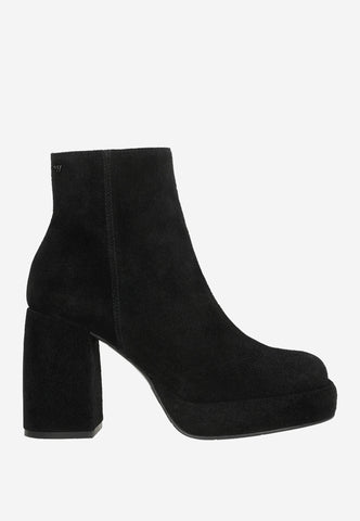 Wojas Black Velour Leather Heeled Boots | 5520261