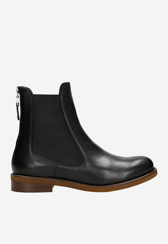 Wojas Black Leather Insulated Ankle Boots with Brown Sole | 5536851