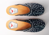 Dark Blue Leather Clogs with Dot Pattern - DREWNIAKI | WU-236