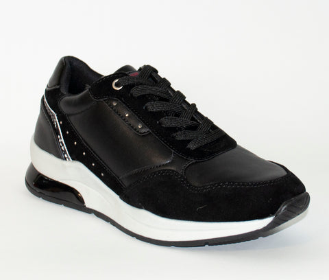 AC Women's Black and White Sneakers | 723/21A