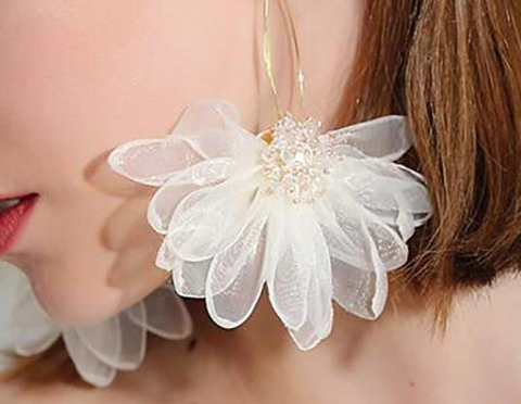 White Silk Drop Earrings | E992324